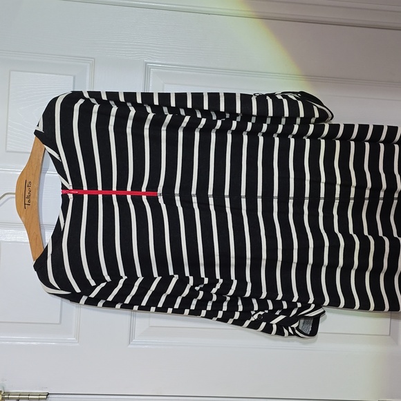 T by Talbots Casual B/W Striped shift dress with exposed red zipper - Picture 4 of 9